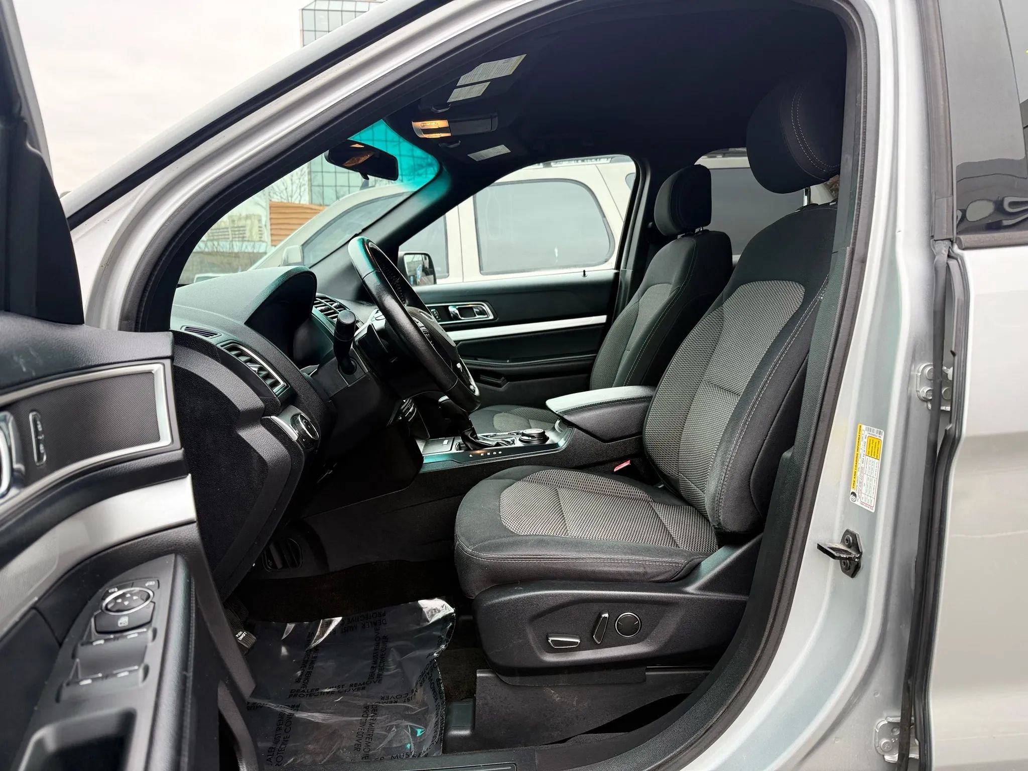 Used 2016 Ford Explorer XLT image 10