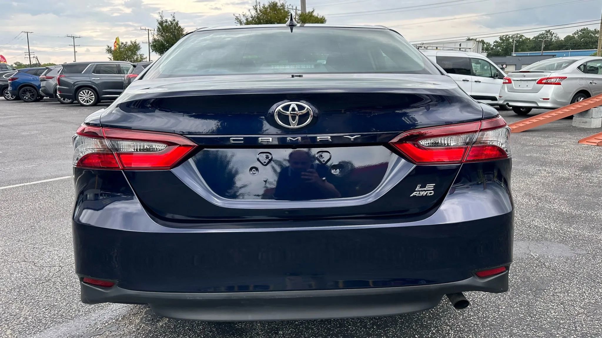 Used 2022 Toyota Camry LE AWD/4WD image 6