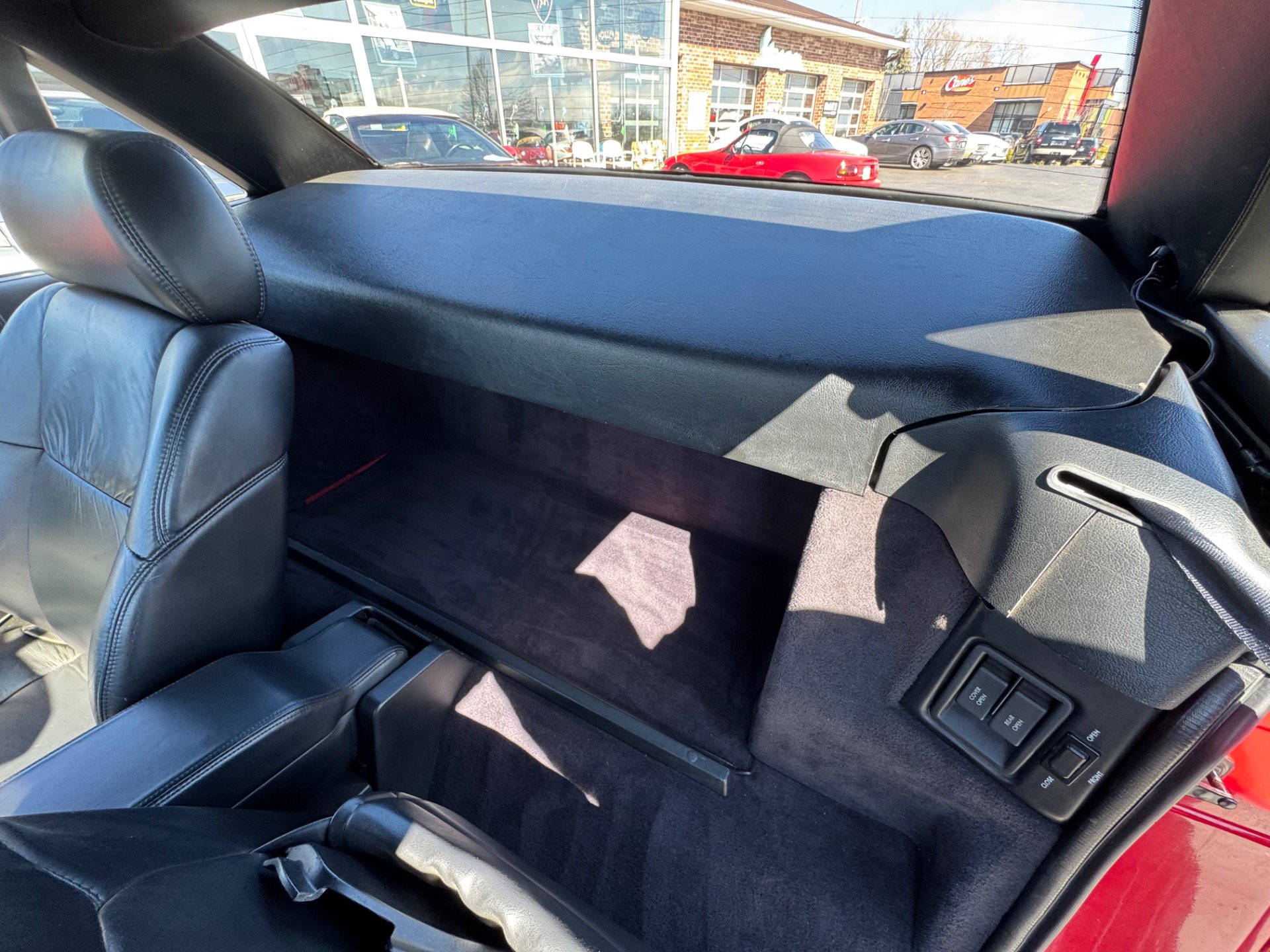 Used 1993 Cadillac Allante FWD image 4