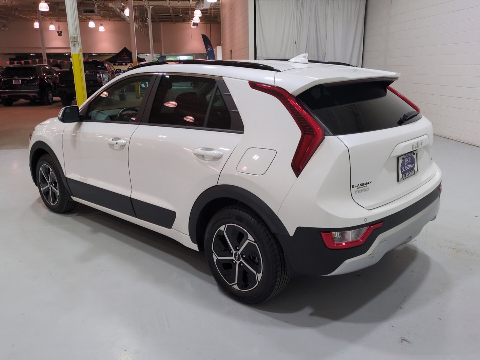 Certified 2024 Kia Niro EX FWD image 5