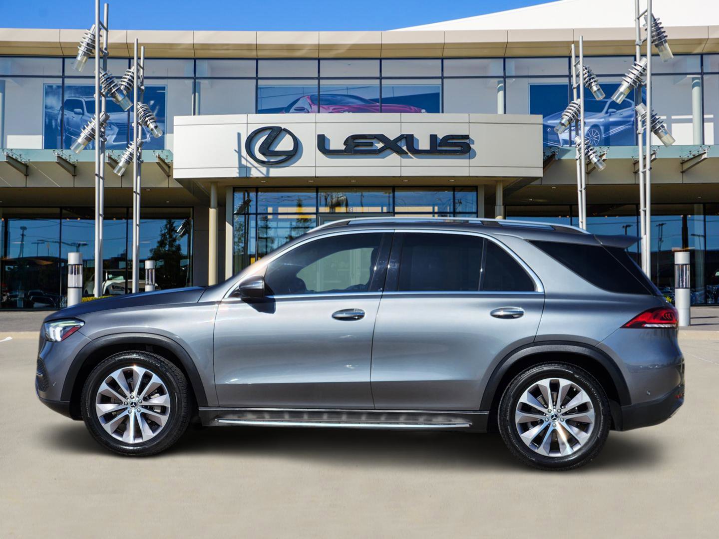 Used 2022 Mercedes-Benz GLE 350 image 3