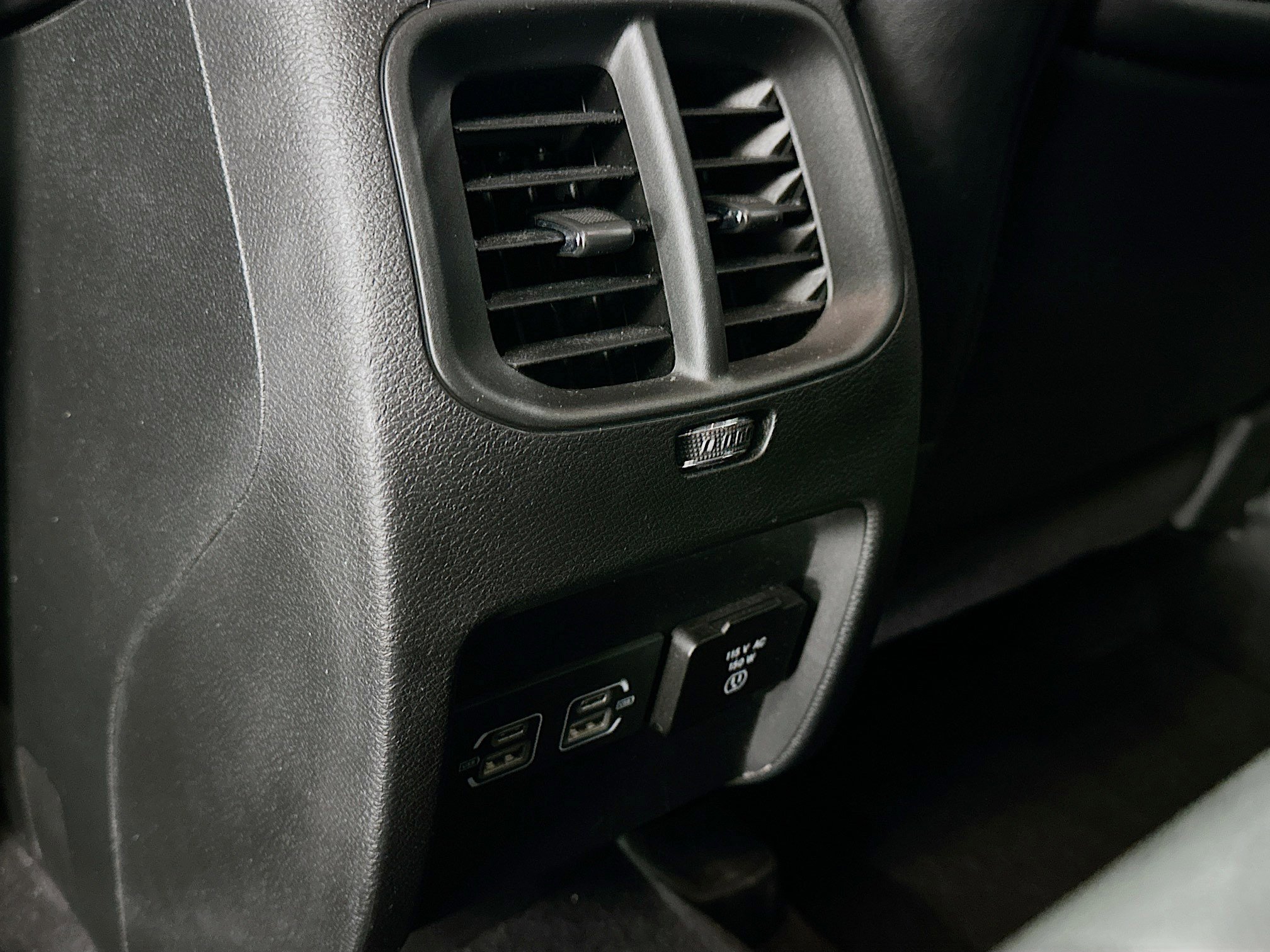 Used 2023 Jeep Cherokee Altitude Lux image 28