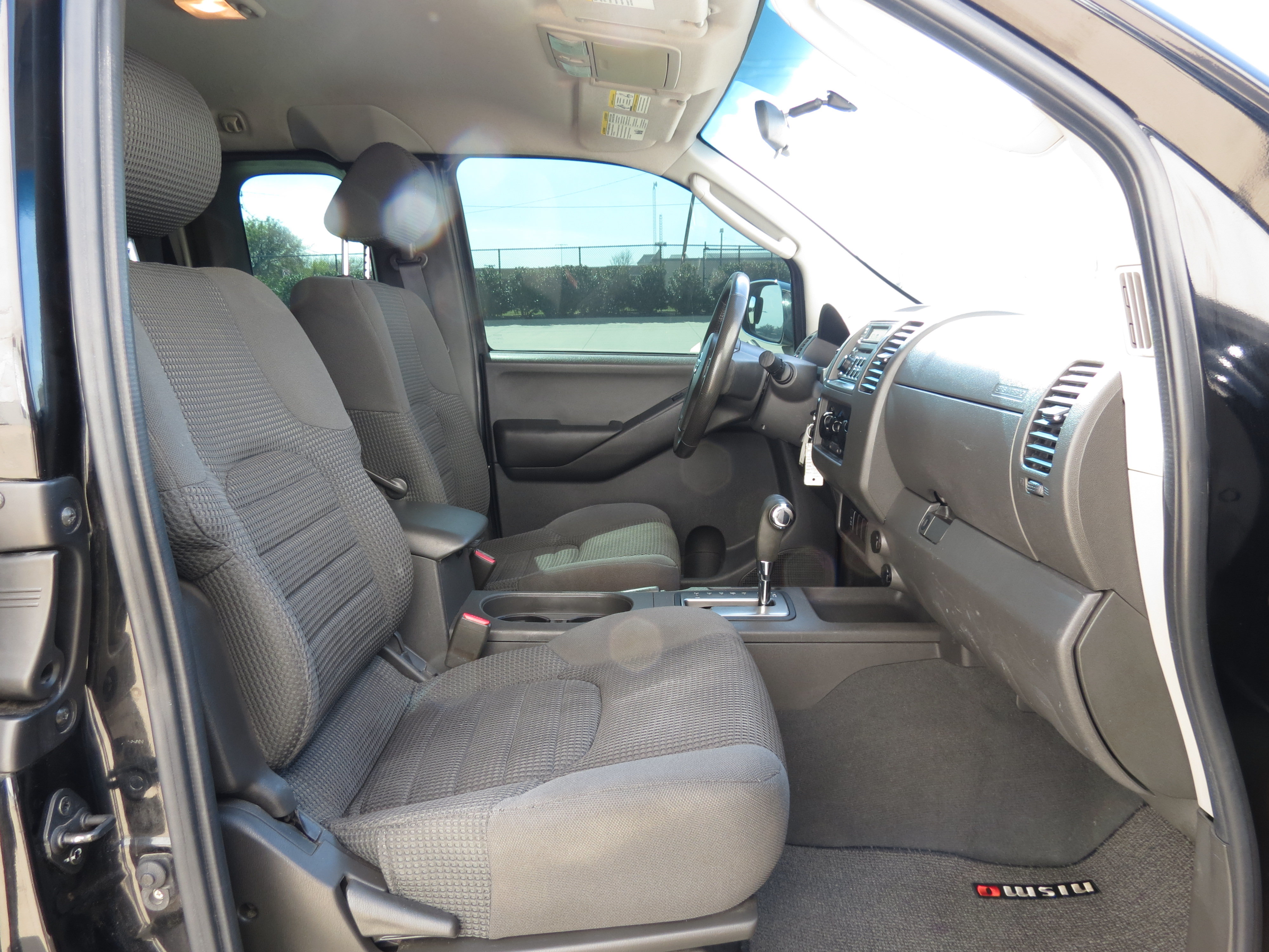 Used 2006 Nissan Frontier NISMO RWD image 26