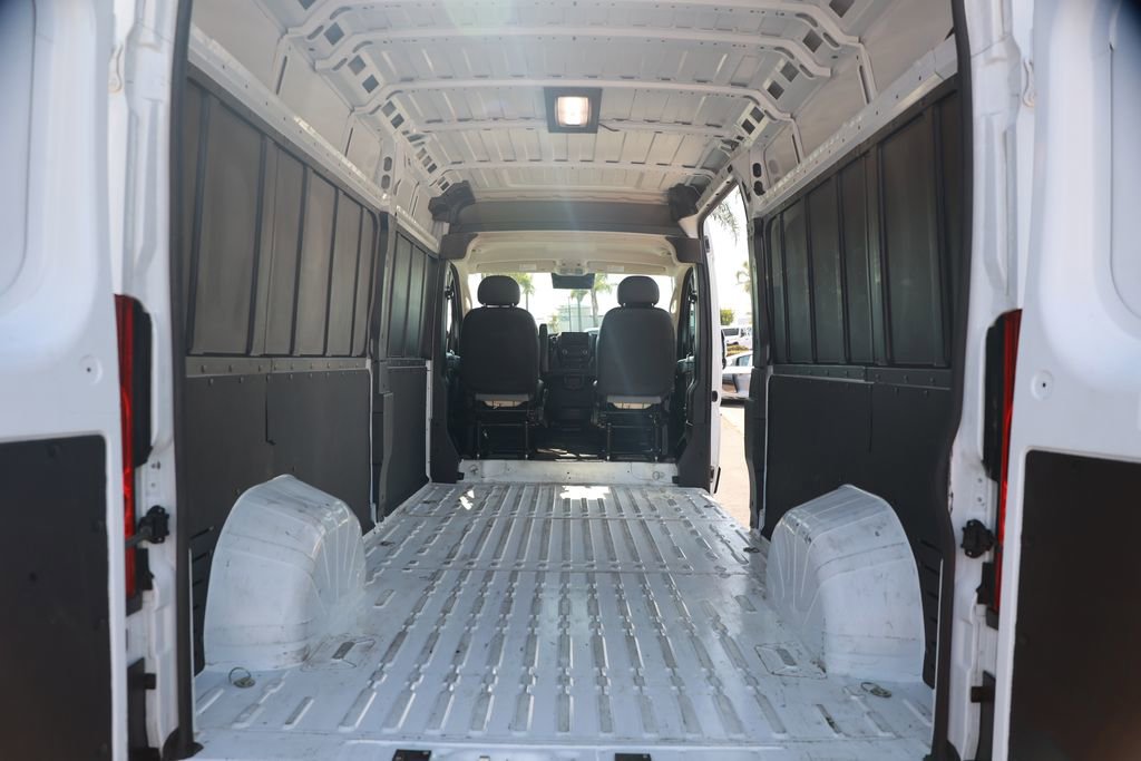 Used 2025 RAM ProMaster 2500 w/ Convenience Group FWD image 31