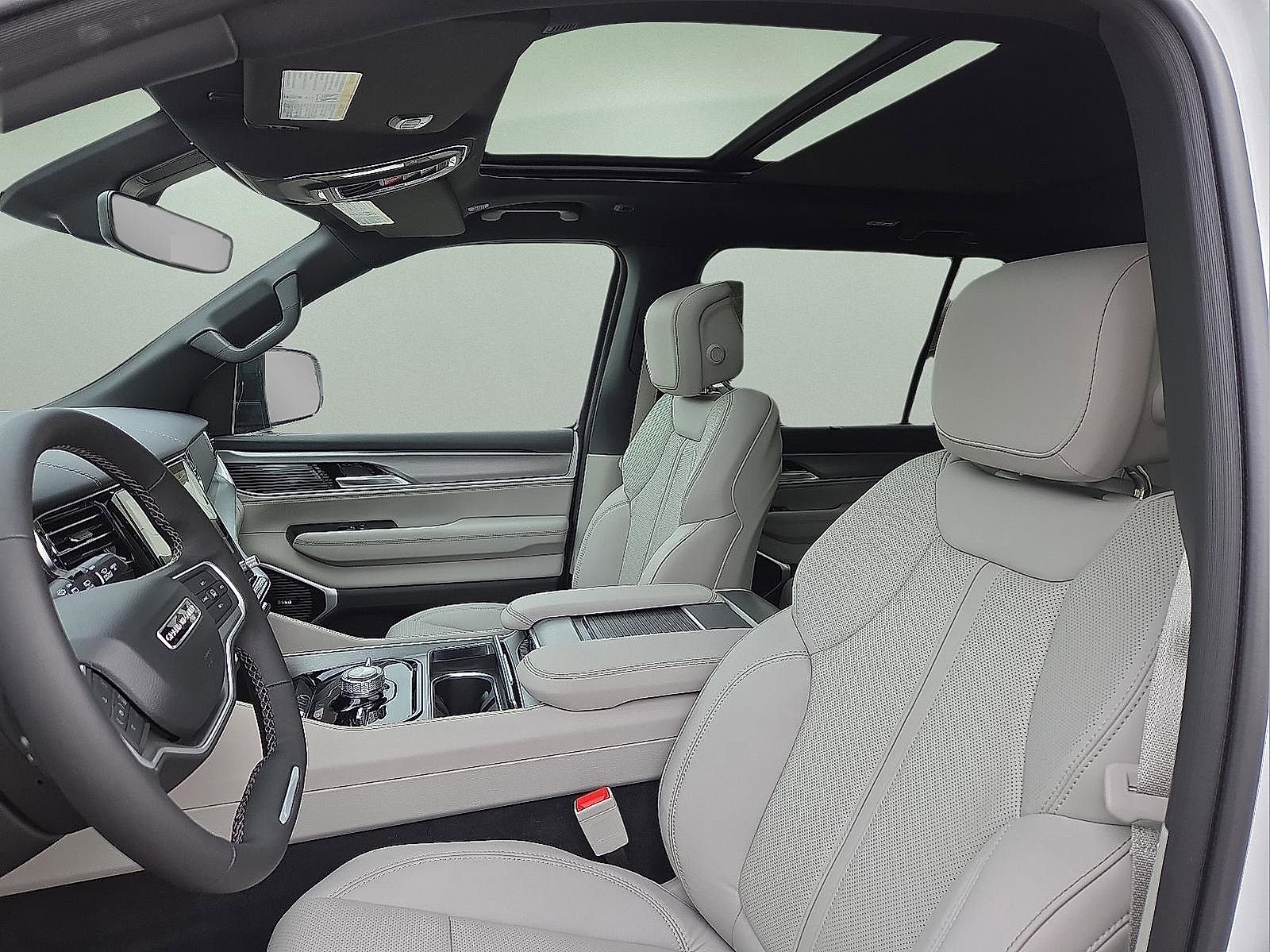 New 2026 Jeep Grand Wagoneer L Limited AWD/4WD image 13