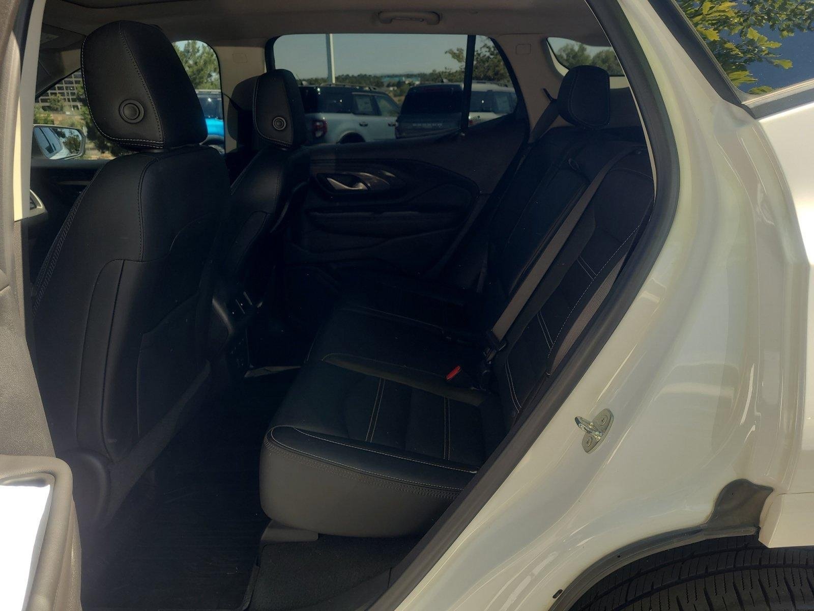 Used 2022 GMC Terrain Denali w/ Denali Premium Package AWD/4WD image 17
