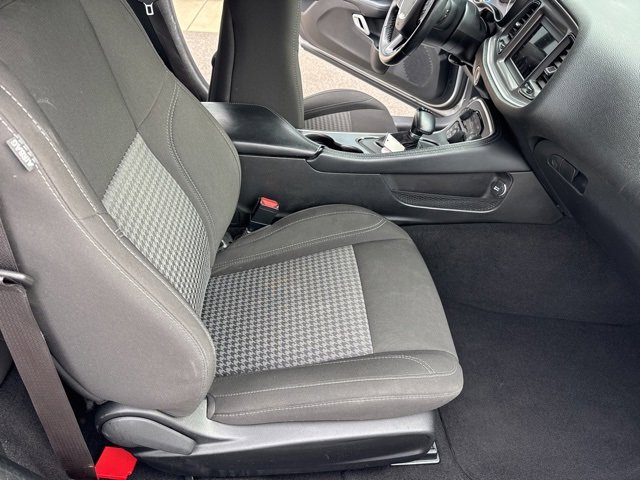 Used 2022 Dodge Challenger SXT image 24