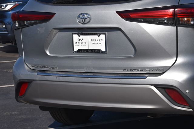 Used 2021 Toyota Highlander Platinum image 30