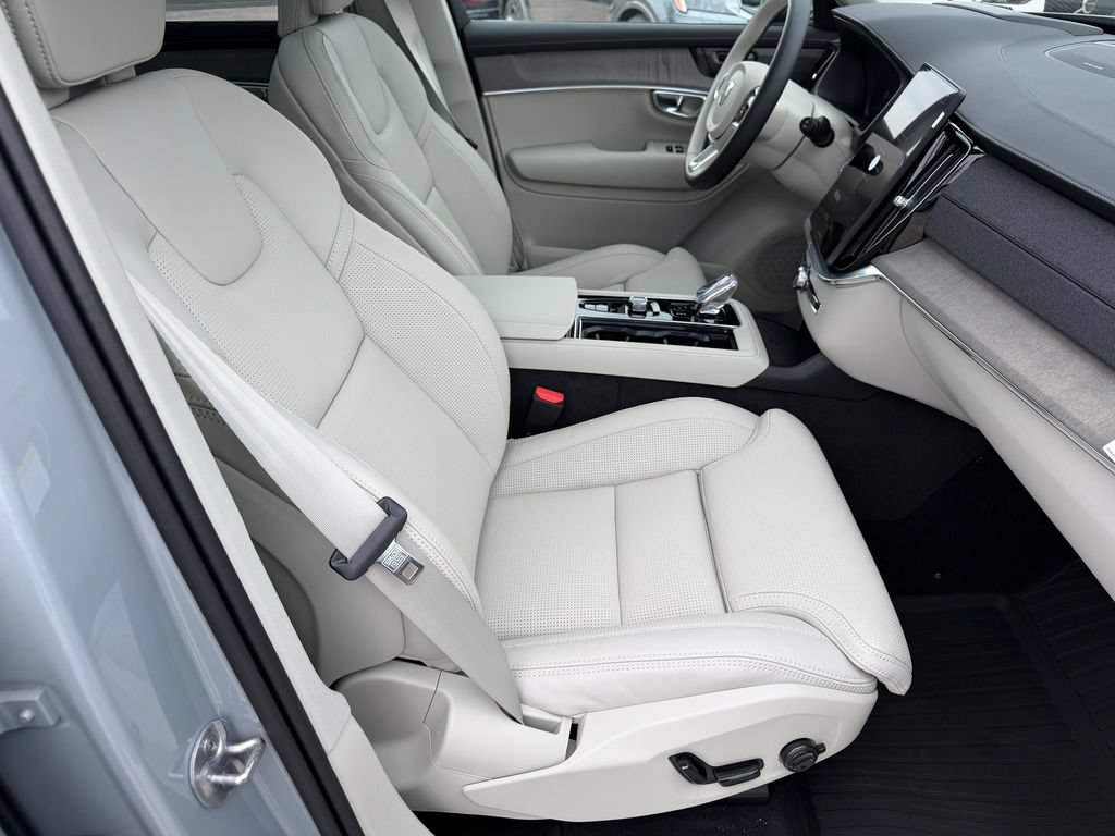 New 2026 Volvo XC90 T8 Ultra w/ Protection Package Premier AWD/4WD image 9