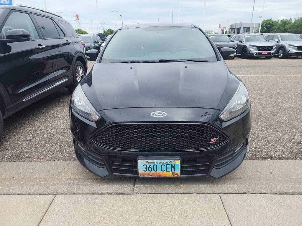 Used 2018 Ford Focus ST FWD image 2