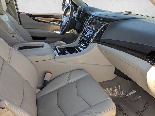 Used 2020 Cadillac Escalade Premium Luxury AWD/4WD image 26