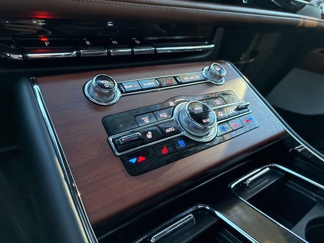 Certified 2022 Lincoln Aviator Reserve w/ Equipment Group 201A image 32