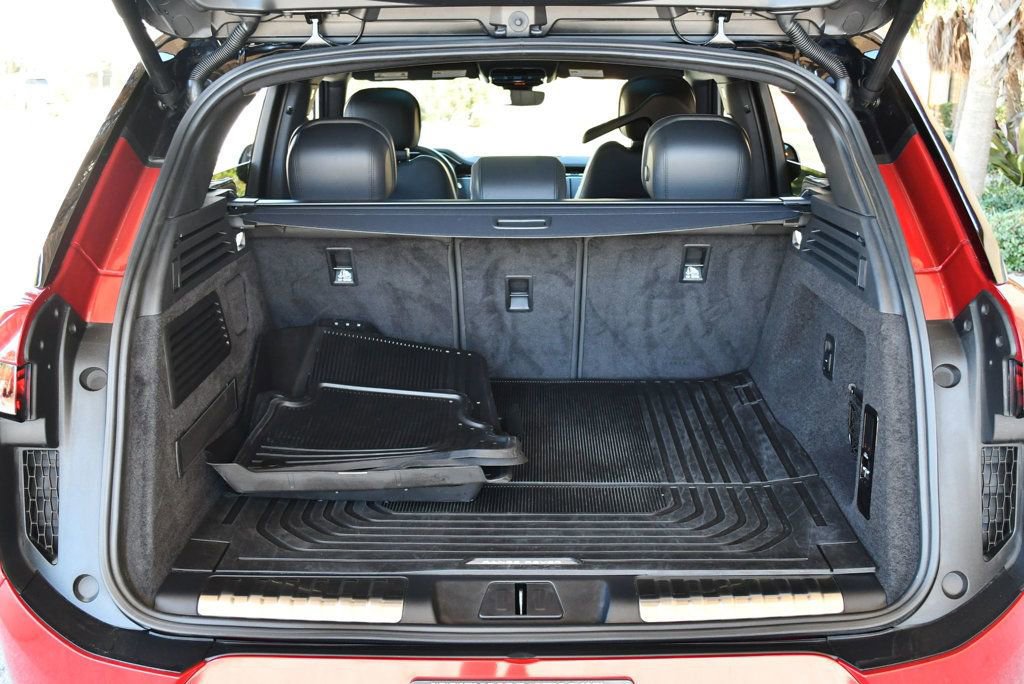 Used 2024 Land Rover Range Rover Sport Dynamic SE image 16