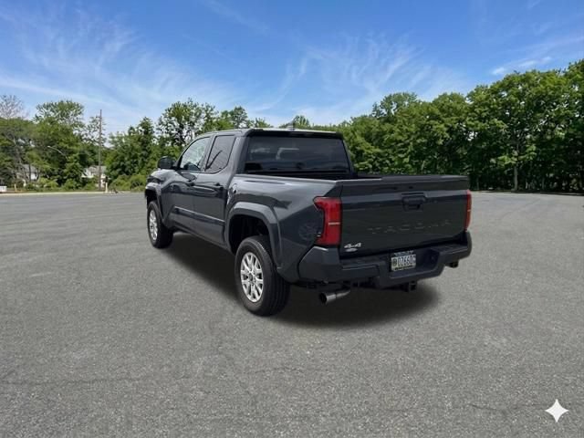 Used 2025 Toyota Tacoma SR w/ SR Upgrade Package AWD/4WD image 9