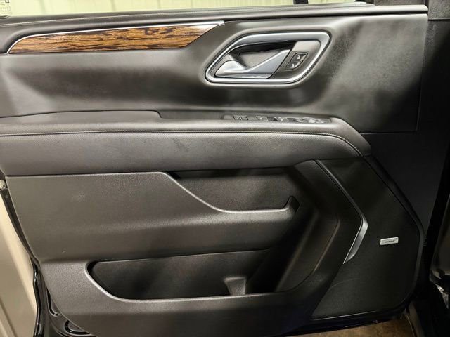 Used 2023 Chevrolet Suburban Premier w/ Advanced Technology Package AWD/4WD image 13