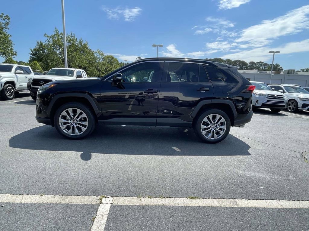Used 2022 Toyota RAV4 XLE Premium FWD image 10