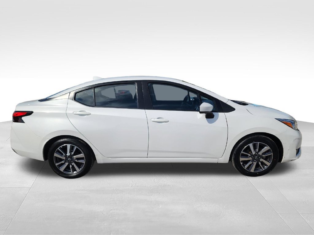 Used 2024 Nissan Versa SV FWD image 8