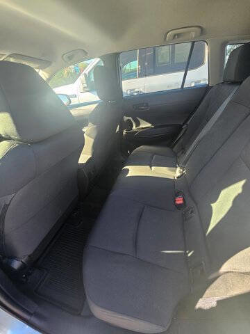 Used 2024 Toyota Corolla Cross LE image 9