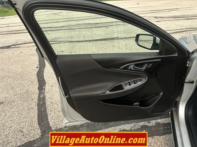 Used 2016 Chevrolet Malibu LT FWD image 9