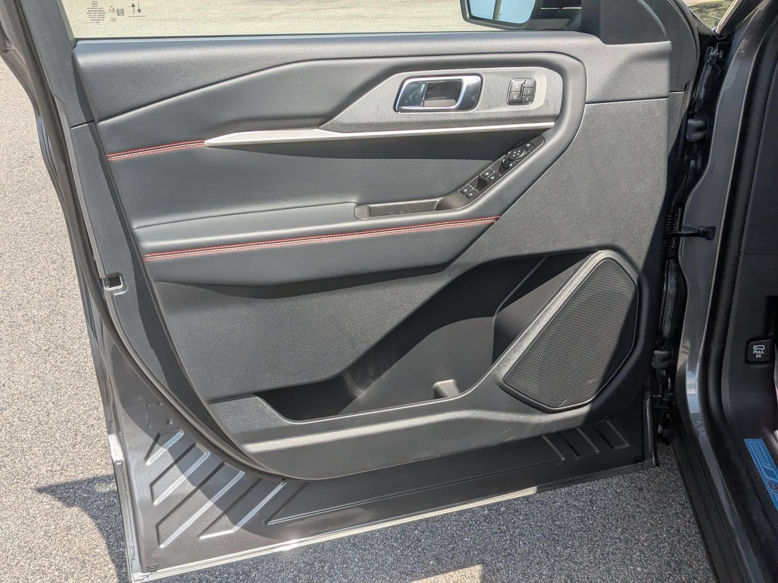 New 2026 Ford Explorer ST-Line w/ ST-Line Street Pack AWD/4WD image 11