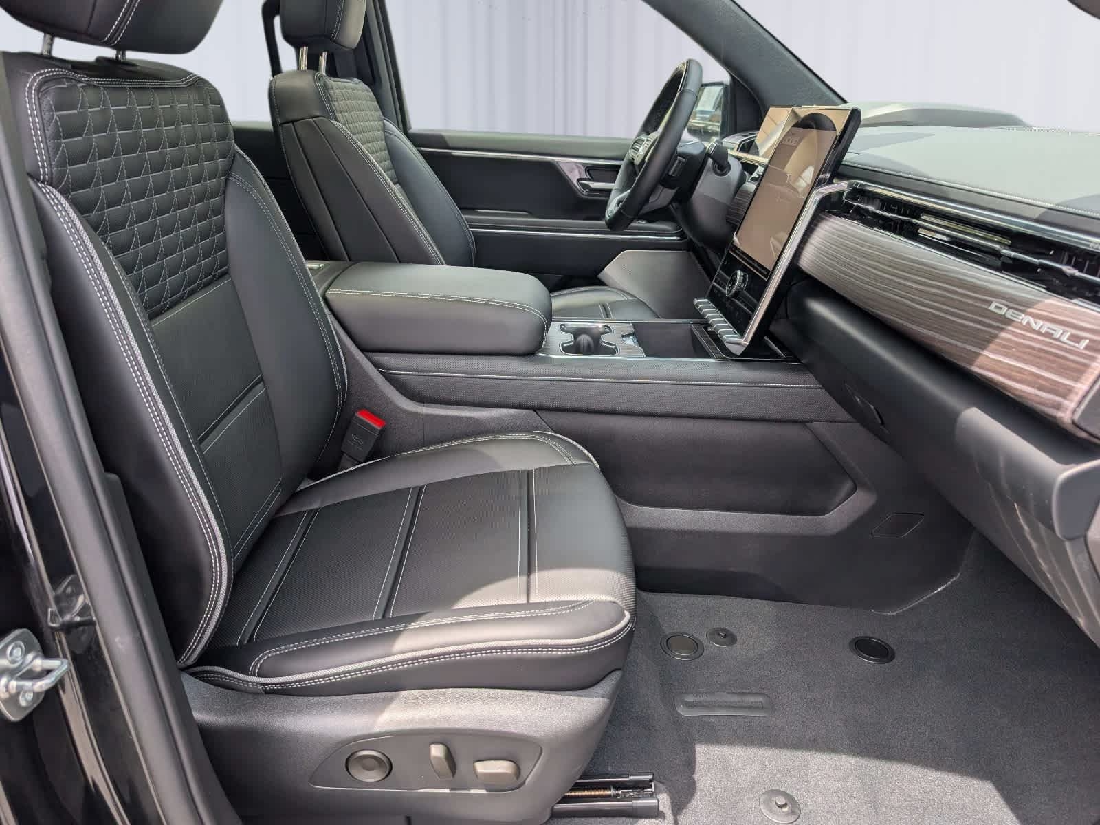 Certified 2025 GMC Sierra EV Denali AWD/4WD image 9