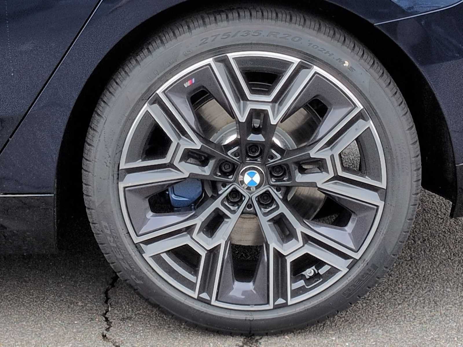 Used 2026 BMW 530i xDrive w/ M Sport Package AWD/4WD image 14