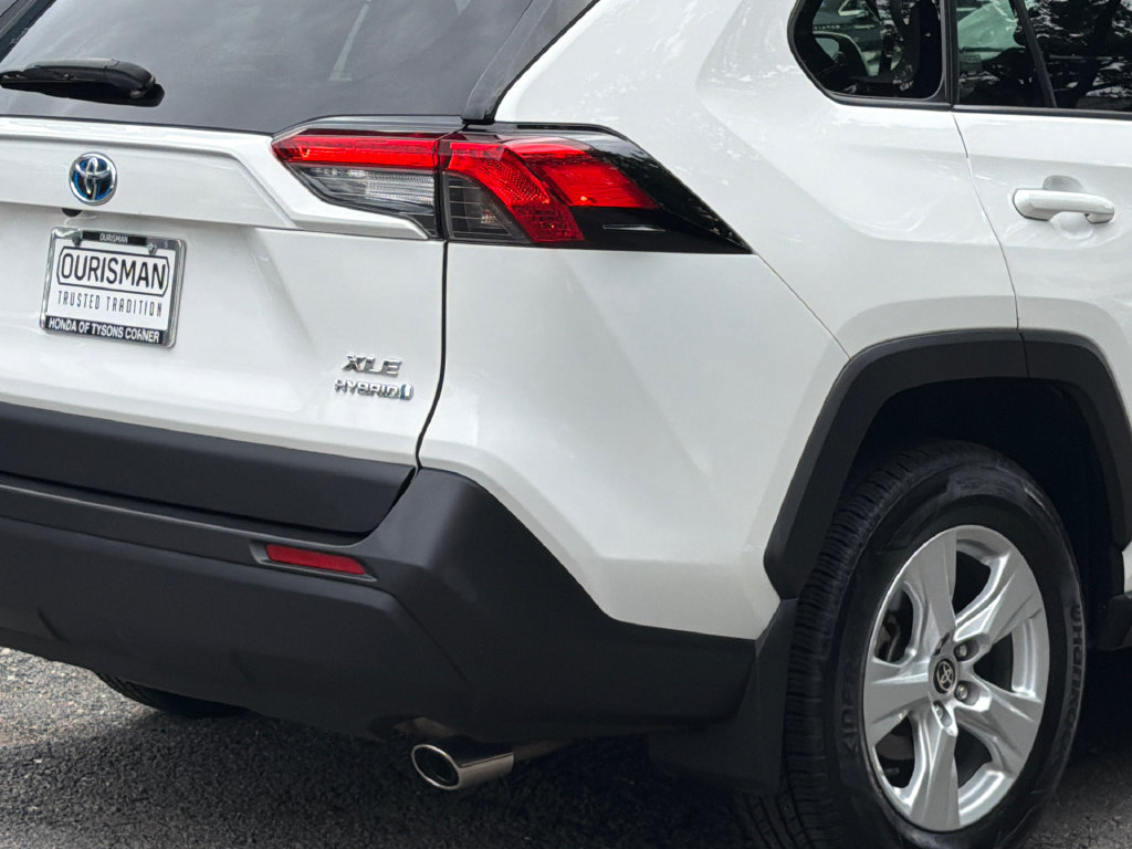 Used 2021 Toyota RAV4 XLE w/ Convenience Package AWD/4WD image 7
