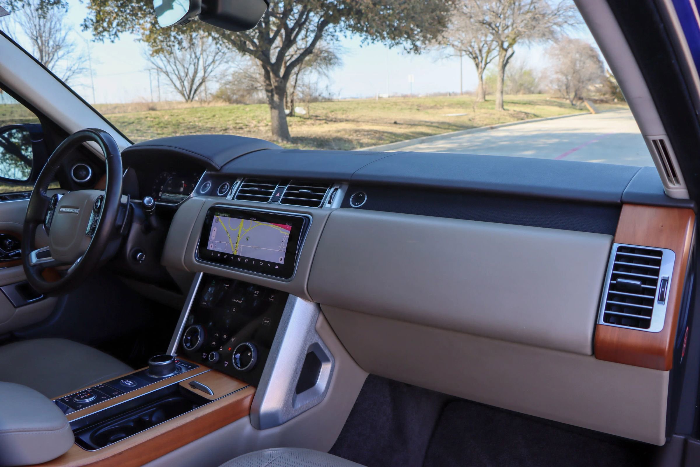 Used 2019 Land Rover Range Rover Supercharged AWD/4WD image 23