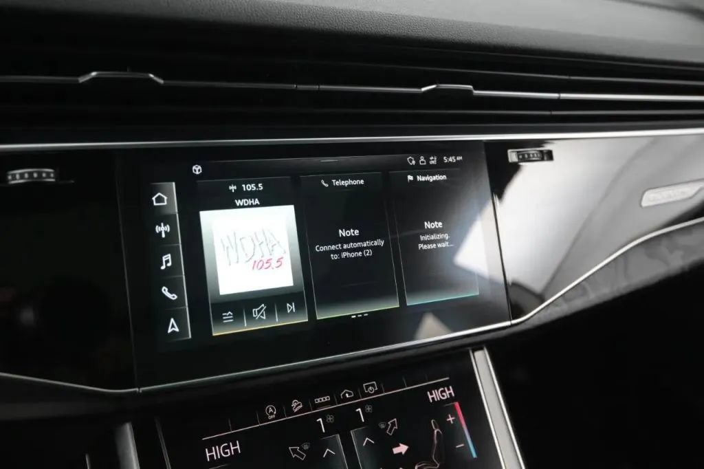 Used 2021 Audi Q8 Premium Plus AWD/4WD image 33
