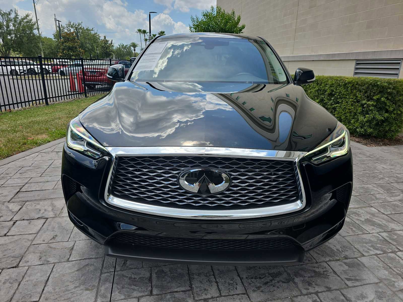 Certified 2025 INFINITI QX50 Pure AWD/4WD image 2