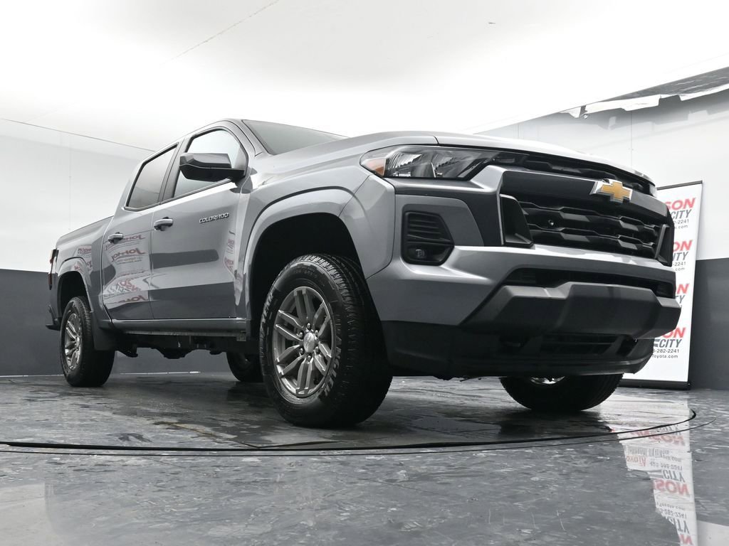 Used 2023 Chevrolet Colorado LT w/ LT Convenience Package II AWD/4WD image 32