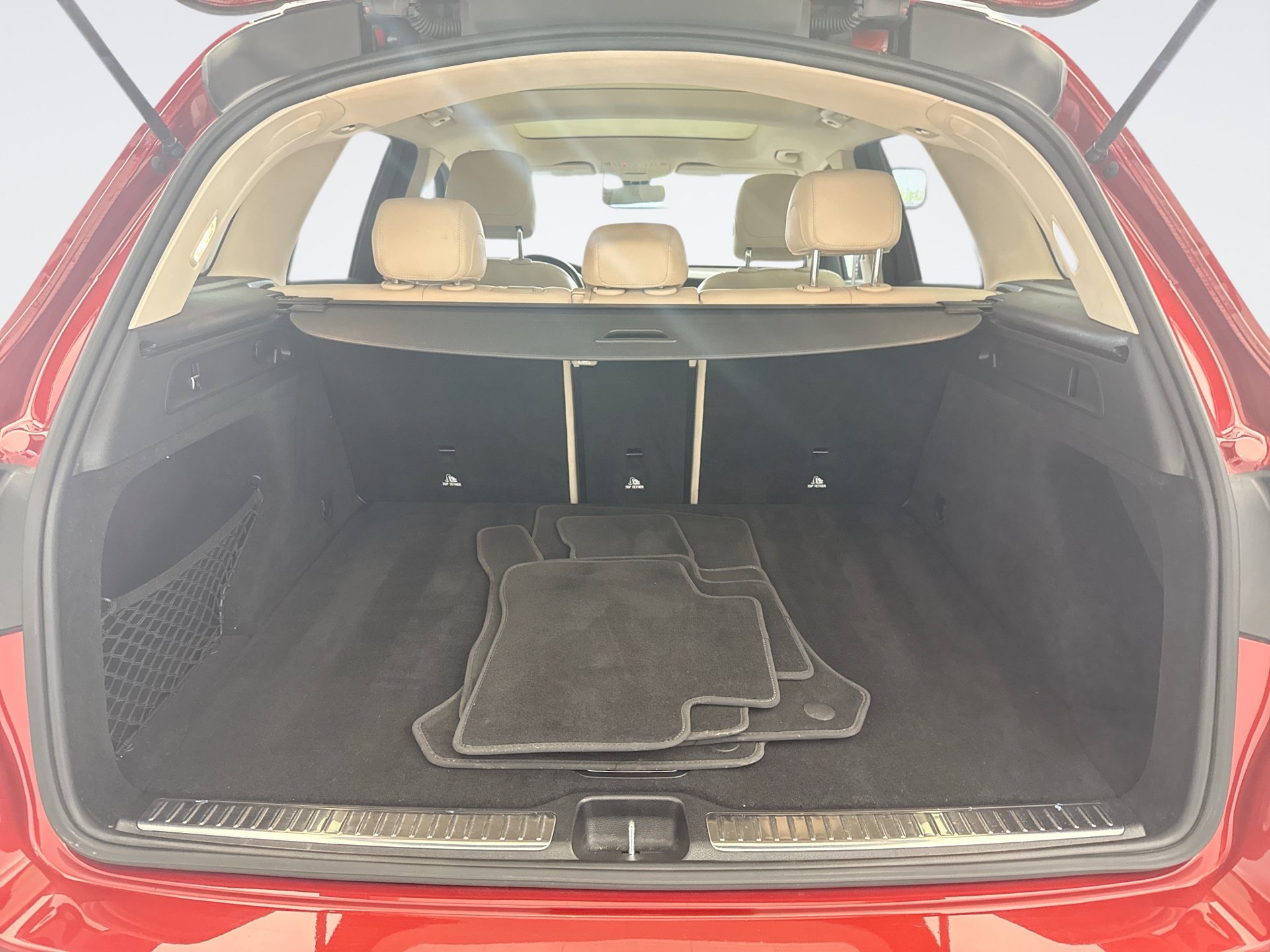 Used 2021 Mercedes-Benz GLC 300 4MATIC w/ Premium Package image 19