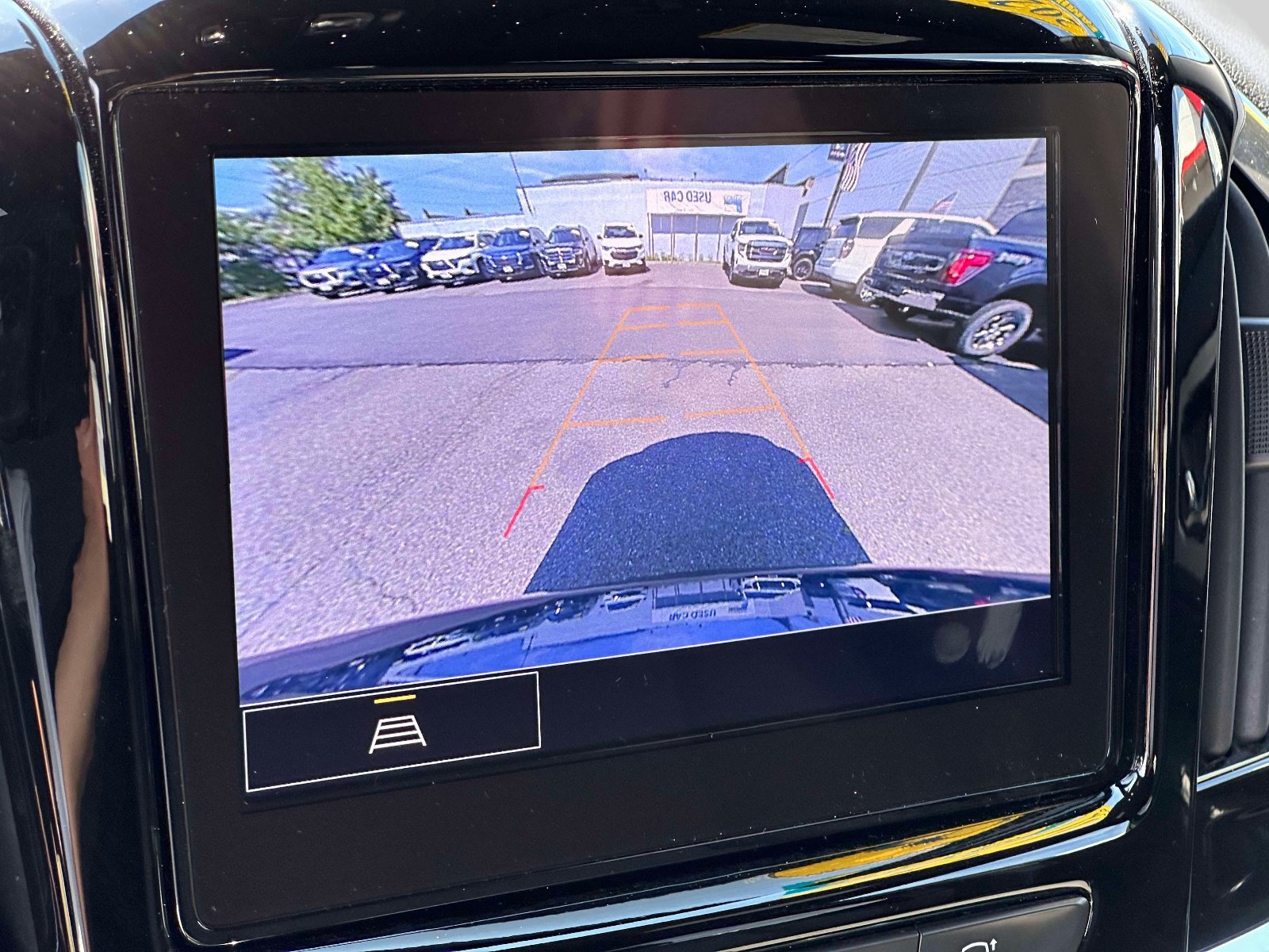 Used 2023 Chevrolet Traverse LT FWD image 30