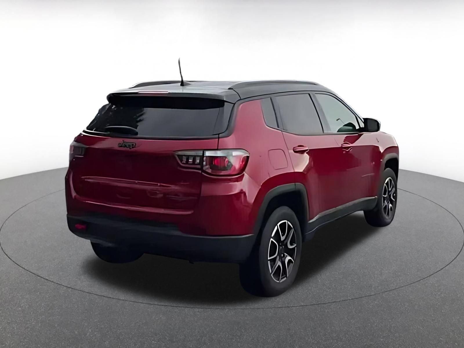 Used 2025 Jeep Compass Trailhawk AWD/4WD image 13