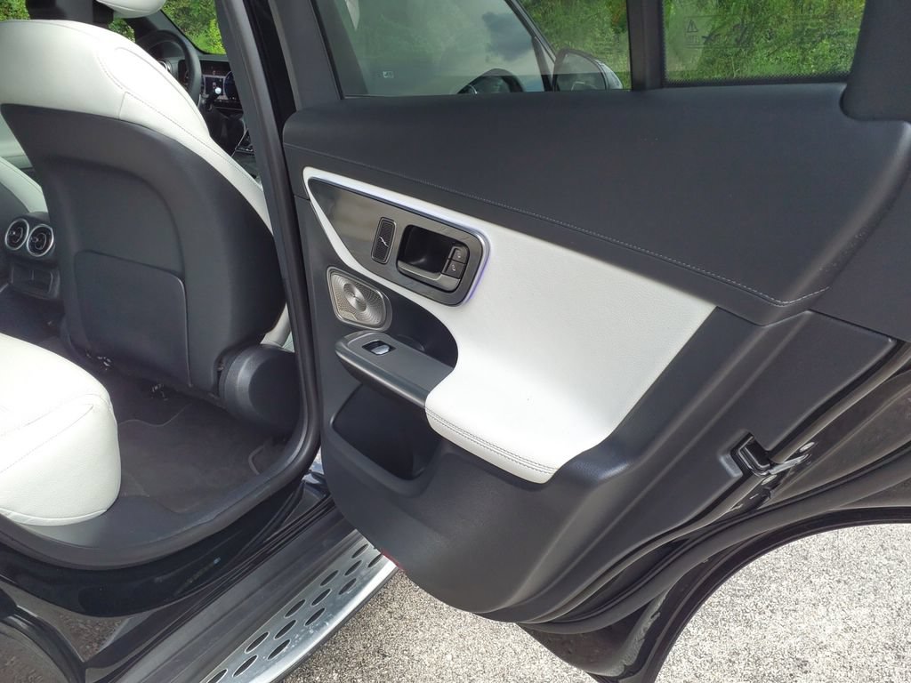 Certified 2025 Mercedes-Benz GLC 350e 4MATIC image 13