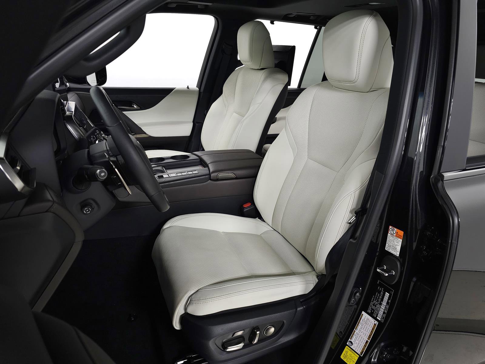 Certified 2024 Lexus LX 600 4WD w/ Appearance Package image 19