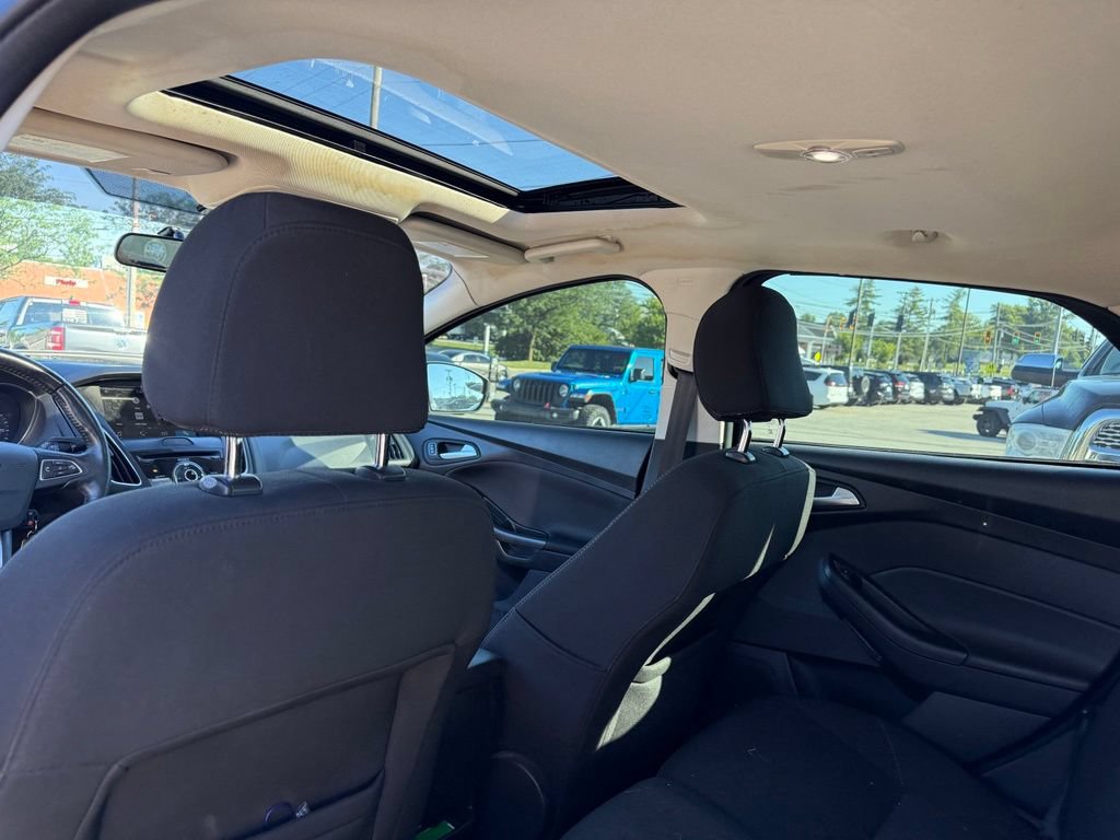 Used 2017 Ford Focus SEL w/ Cold Weather Package FWD image 24