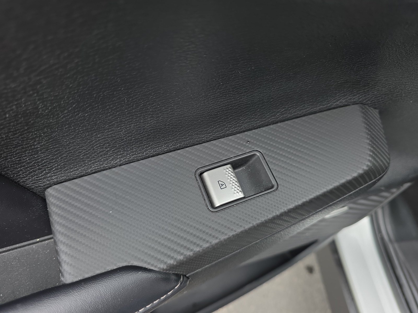 Used 2025 Mitsubishi Outlander SE AWD/4WD image 20