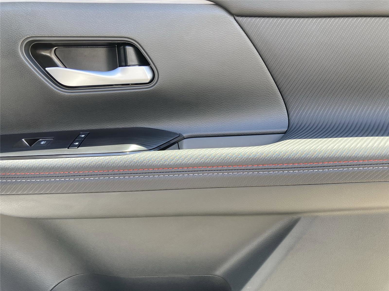 New 2025 Nissan Kicks SR image 34