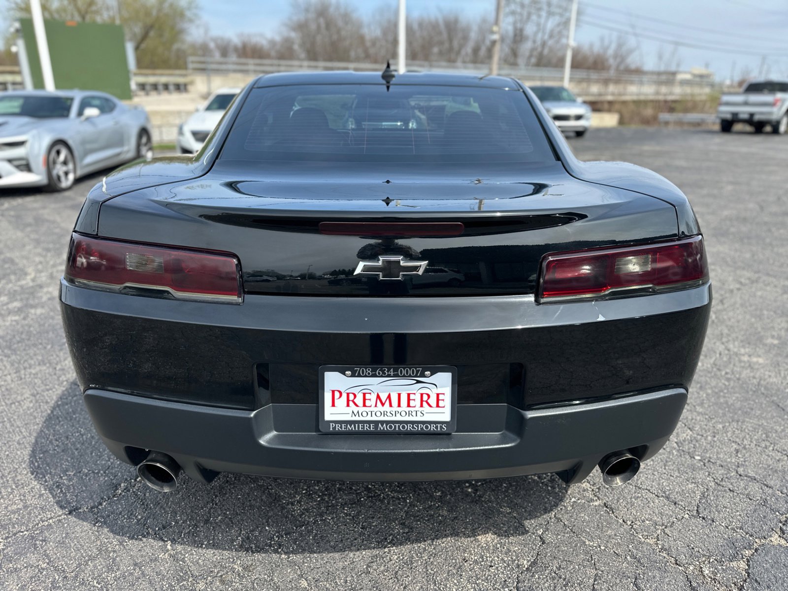 Used 2015 Chevrolet Camaro LT w/ 1LT Preferred Package image 4