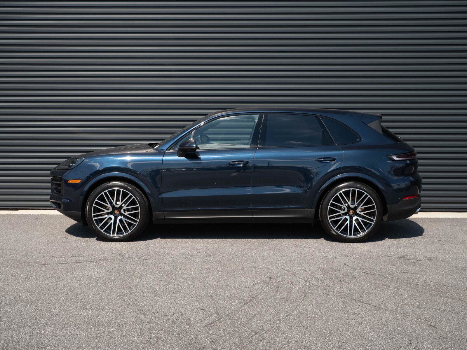 Used 2026 Porsche Cayenne S AWD/4WD image 2