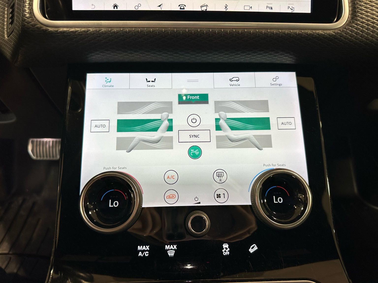 Used 2019 Land Rover Range Rover Velar R-Dynamic SE image 28