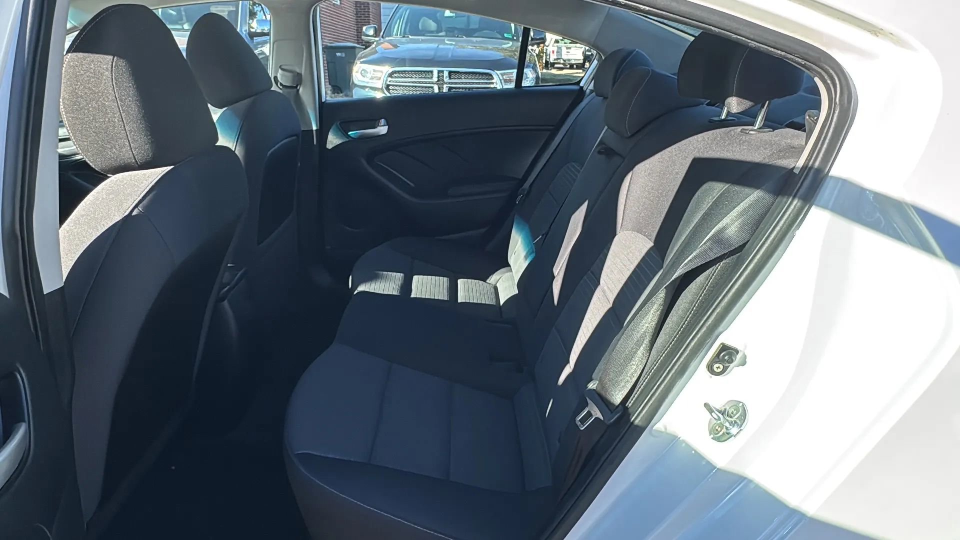 Used 2017 Kia Forte LX w/ LX Popular Package image 11