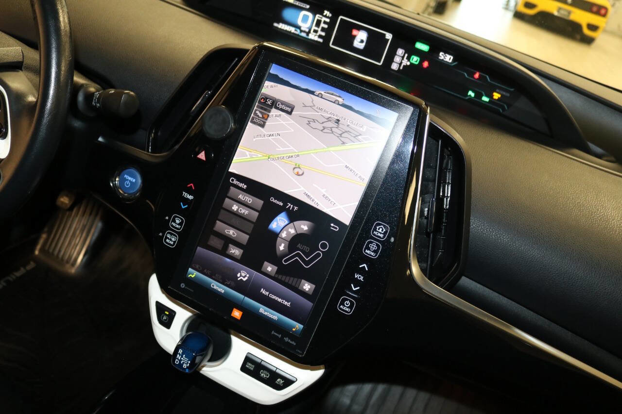 Used 2017 Toyota Prius Prime Advanced image 37