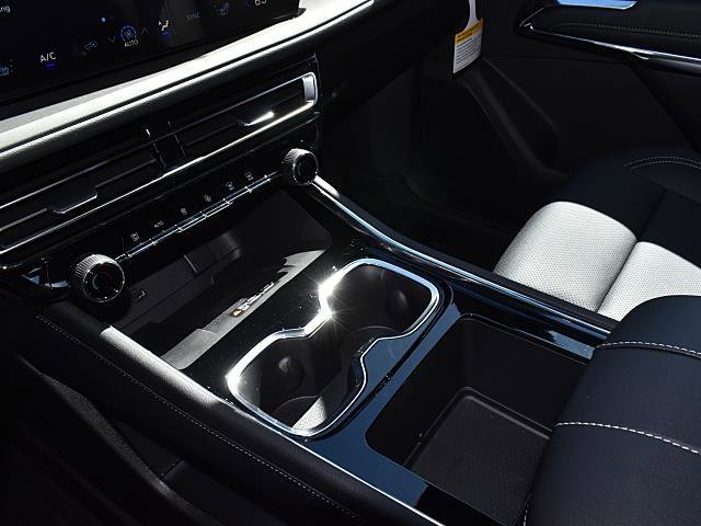 New 2026 Chevrolet Traverse LT w/ LPO, Floor Liner Package image 13