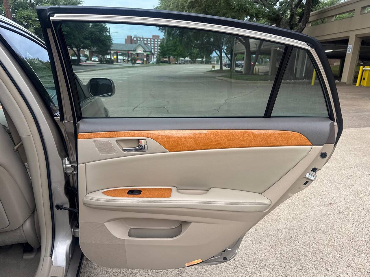 Used 2006 Toyota Avalon XLS FWD image 22