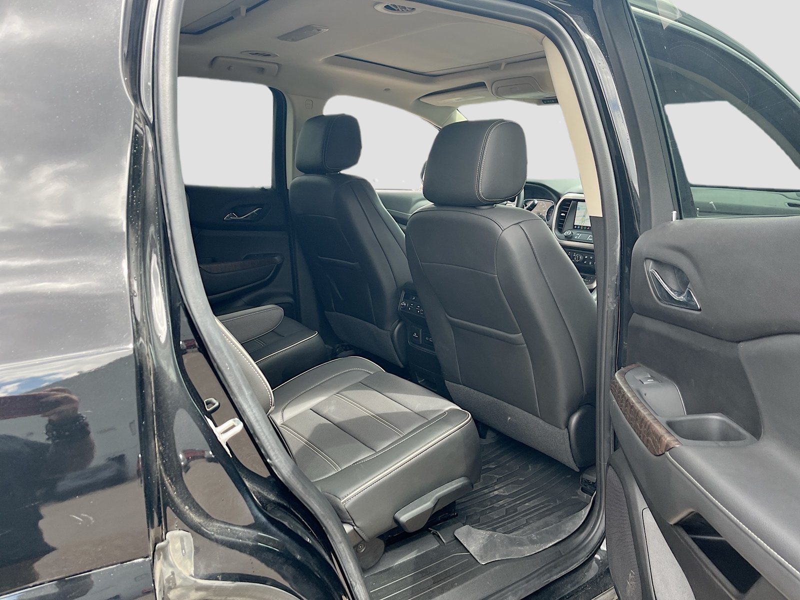 Used 2023 GMC Acadia Denali w/ Denali Ultimate Package AWD/4WD image 30