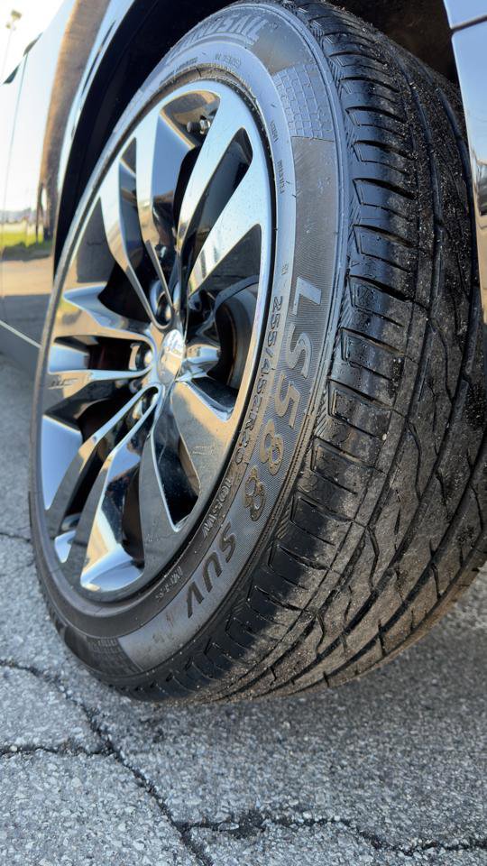 Used 2014 Dodge Challenger SRT8 w/ Harman/Kardon Audio Group image 13