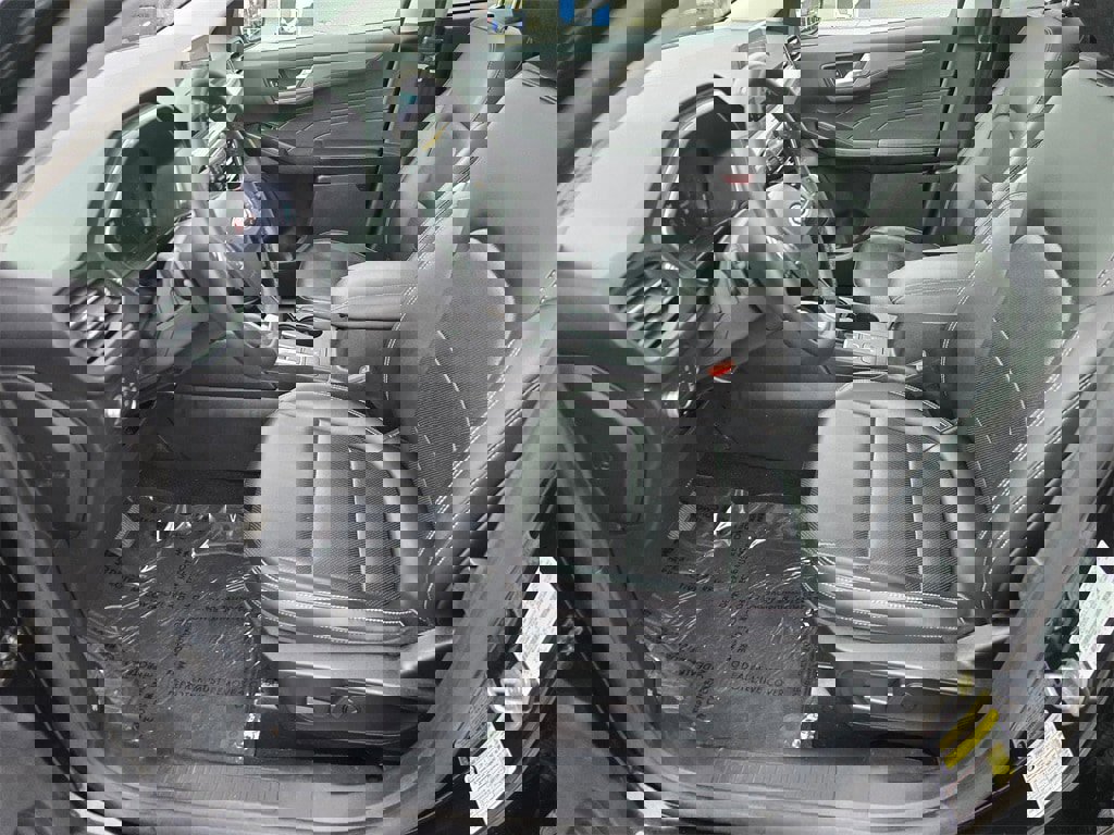 Used 2022 Ford Escape Titanium w/ Class II Trailer Tow Package image 14