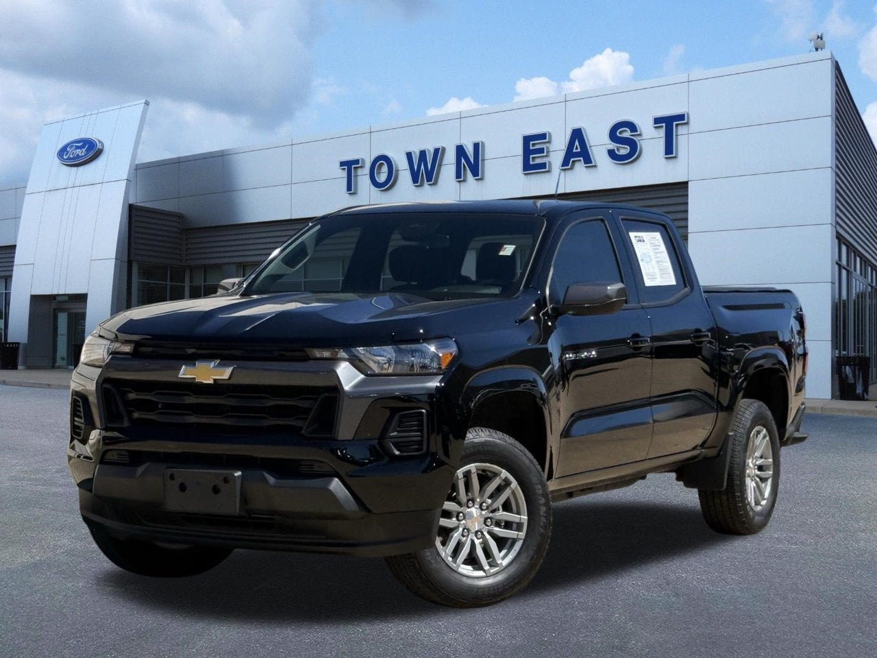 Used 2026 Chevrolet Colorado LT w/ Advanced Trailering Package RWD image 1